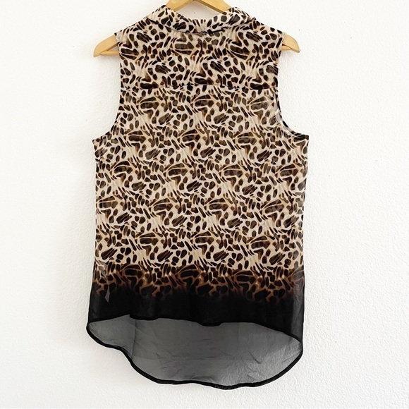 Chico’s Sheer Sleeveless Animal Print Button Down Blouse - Picture 2 of 9